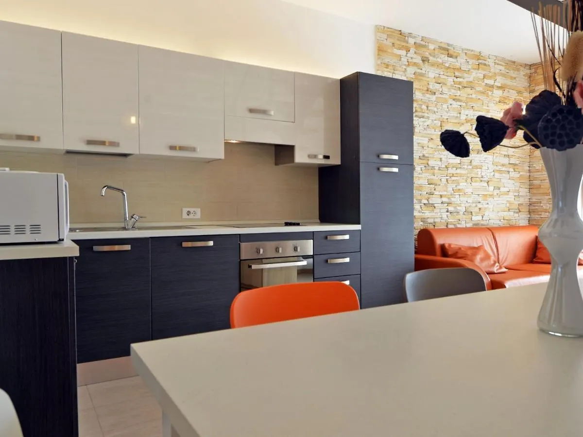 Σπίτι διακοπών Modern Villa With Swimming Pool Banjole